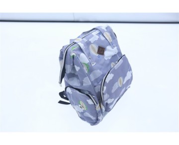 738- BULUTLU SIRT CANTA