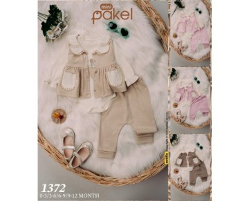 3/12 AY 1372-ÇİFT YAKALI KIZ ÜÇLÜ TAKIM